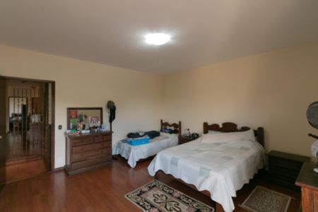 Casa à venda com 340m², 4 quartos e 3 vagas Casa à venda com 340m², 4 quartos e 3 vagasSuíte 2