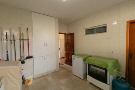 Casa à venda com 340m², 4 quartos e 3 vagas Casa à venda com 340m², 4 quartos e 3 vagasÁrea de Serviço