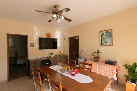 Casa à venda com 340m², 4 quartos e 3 vagas Casa à venda com 340m², 4 quartos e 3 vagasSala de Jantar 2