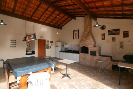 Casa à venda com 340m², 4 quartos e 3 vagas Casa à venda com 340m², 4 quartos e 3 vagasÁrea Externa