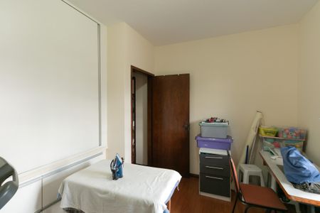 Casa à venda com 340m², 4 quartos e 3 vagas Casa à venda com 340m², 4 quartos e 3 vagasQuarto 2