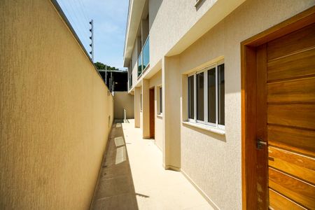 Casa de condomínio à venda com 50m², 2 quartos e 1 vaga Casa de condomínio à venda com 50m², 2 quartos e 1 vagaCorredor externo