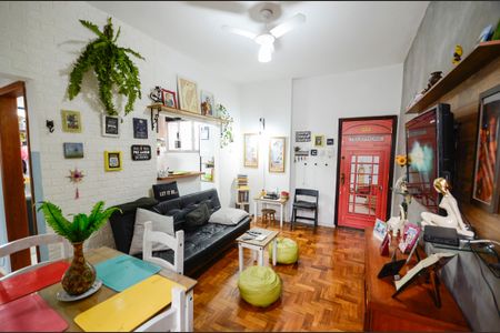 Apartamento à venda com 70m², 2 quartos e sem vagaSala