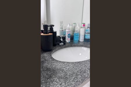 Apartamento à venda com 49m², 2 quartos e 1 vaga Apartamento à venda com 49m², 2 quartos e 1 vagaBanheiro