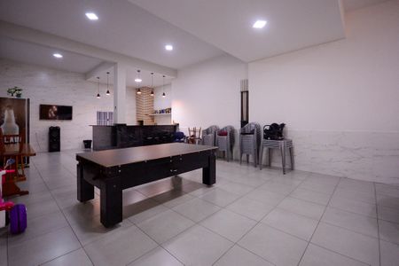 Casa à venda com 350m², 2 quartos e 6 vagas Casa à venda com 350m², 2 quartos e 6 vagasGaragem/Área de Lazer