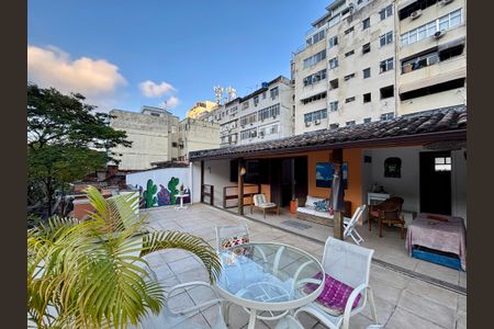 Casa à venda com 293m², 6 quartos e sem vaga Casa à venda com 293m², 6 quartos e sem vagaCobertura