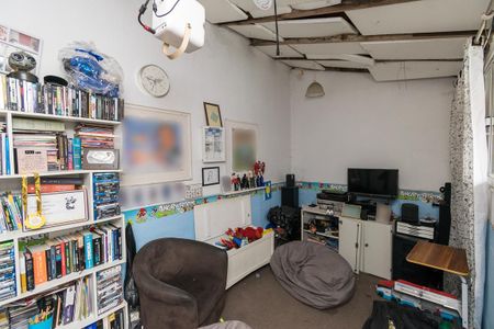 Casa à venda com 320m², 2 quartos e 1 vaga Casa à venda com 320m², 2 quartos e 1 vagaQuarto de Serviço