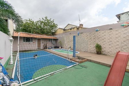 Casa à venda com 320m², 2 quartos e 1 vaga Casa à venda com 320m², 2 quartos e 1 vagaVaranda dos fundos