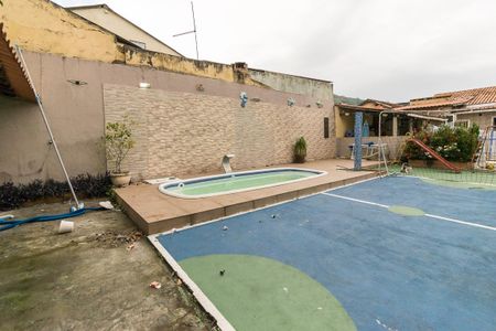 Casa à venda com 320m², 2 quartos e 1 vaga Casa à venda com 320m², 2 quartos e 1 vagaVaranda dos fundos