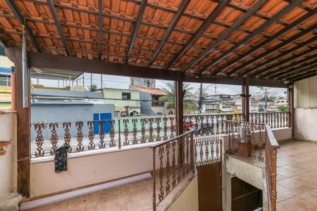 Casa à venda com 320m², 2 quartos e 1 vaga Casa à venda com 320m², 2 quartos e 1 vagaVaranda da frente