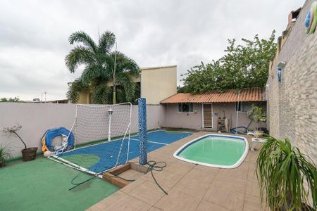 Casa à venda com 320m², 2 quartos e 1 vaga Casa à venda com 320m², 2 quartos e 1 vagaVaranda dos fundos
