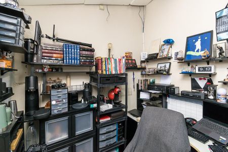 Casa à venda com 320m², 2 quartos e 1 vaga Casa à venda com 320m², 2 quartos e 1 vagaQuarto de Serviço