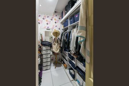 Casa à venda com 320m², 2 quartos e 1 vaga Casa à venda com 320m², 2 quartos e 1 vagaSuíte 2 - Closet