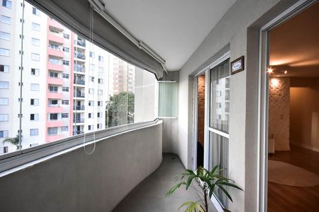 Apartamento à venda com 85m², 2 quartos e 2 vagas Apartamento à venda com 85m², 2 quartos e 2 vagasVaranda