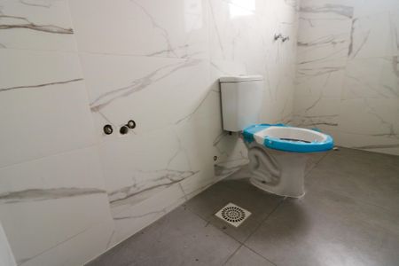 Casa de condomínio à venda com 70m², 2 quartos e 1 vaga Casa de condomínio à venda com 70m², 2 quartos e 1 vagaBanheiro Social