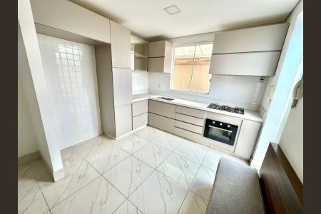 Casa de condomínio à venda com 95m², 3 quartos e 2 vagas Casa de condomínio à venda com 95m², 3 quartos e 2 vagasCozinha