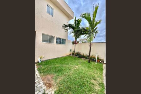 Casa de condomínio à venda com 95m², 3 quartos e 2 vagas Casa de condomínio à venda com 95m², 3 quartos e 2 vagasÁrea Externa