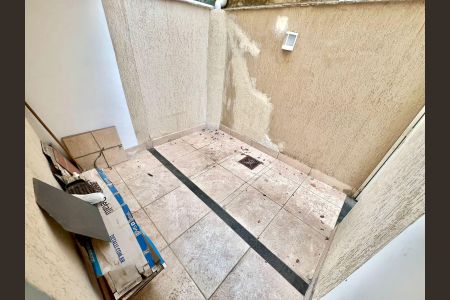 Casa de condomínio à venda com 95m², 3 quartos e 2 vagas Casa de condomínio à venda com 95m², 3 quartos e 2 vagasÁrea Externa