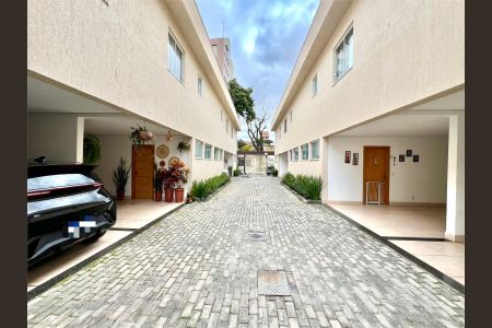 Casa de condomínio à venda com 95m², 3 quartos e 2 vagas Casa de condomínio à venda com 95m², 3 quartos e 2 vagasÁrea Externa
