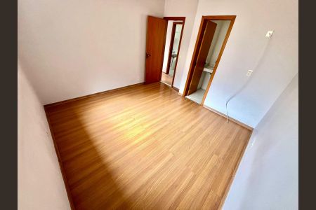 Casa de condomínio à venda com 95m², 3 quartos e 2 vagas Casa de condomínio à venda com 95m², 3 quartos e 2 vagasSuíte