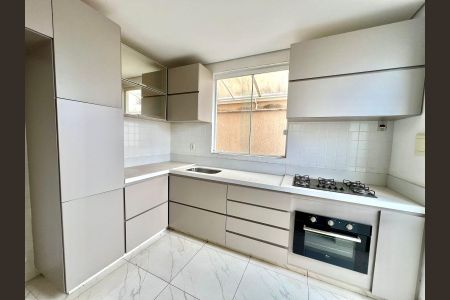 Casa de condomínio à venda com 95m², 3 quartos e 2 vagas Casa de condomínio à venda com 95m², 3 quartos e 2 vagasCozinha