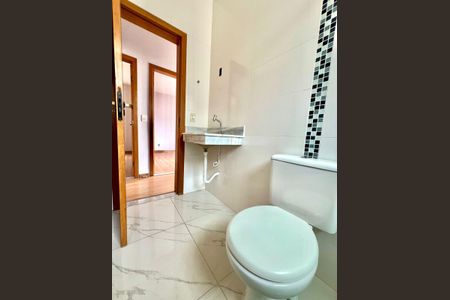 Casa de condomínio à venda com 95m², 3 quartos e 2 vagas Casa de condomínio à venda com 95m², 3 quartos e 2 vagasBanheiro Social