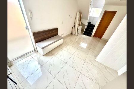 Casa de condomínio à venda com 95m², 3 quartos e 2 vagas Casa de condomínio à venda com 95m², 3 quartos e 2 vagasSala