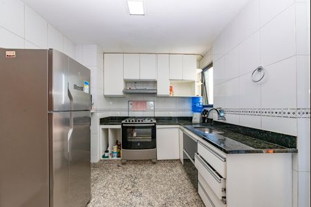 Apartamento à venda com 119m², 3 quartos e 2 vagas Apartamento à venda com 119m², 3 quartos e 2 vagasCozinha