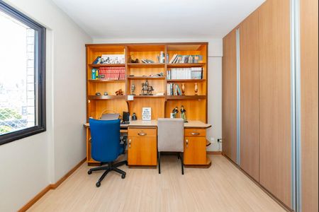 Apartamento à venda com 119m², 3 quartos e 2 vagas Apartamento à venda com 119m², 3 quartos e 2 vagasQuarto 2