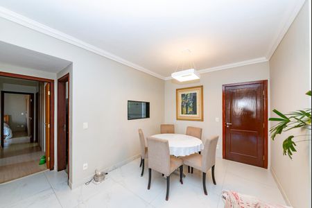 Apartamento à venda com 119m², 3 quartos e 2 vagas Apartamento à venda com 119m², 3 quartos e 2 vagasSala