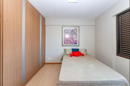 Apartamento à venda com 119m², 3 quartos e 2 vagas Apartamento à venda com 119m², 3 quartos e 2 vagasQuarto 3