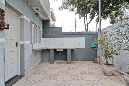 Casa à venda com 220m², 4 quartos e 4 vagas Casa à venda com 220m², 4 quartos e 4 vagasÁrea externa