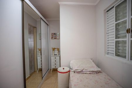 Casa à venda com 202m², 3 quartos e 2 vagas Casa à venda com 202m², 3 quartos e 2 vagasQuarto 2