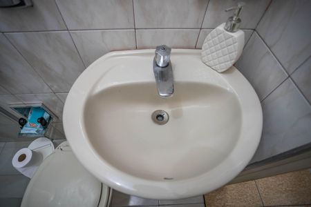 Casa à venda com 202m², 3 quartos e 2 vagas Casa à venda com 202m², 3 quartos e 2 vagasBanheiro de Serviço