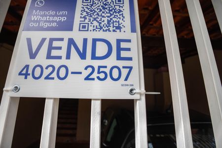 Casa à venda com 202m², 3 quartos e 2 vagas Casa à venda com 202m², 3 quartos e 2 vagasPlaca