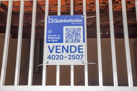 Casa à venda com 202m², 3 quartos e 2 vagas Casa à venda com 202m², 3 quartos e 2 vagasPlaca