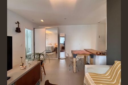 Apartamento à venda com 38m², 1 quarto e 1 vaga Apartamento à venda com 38m², 1 quarto e 1 vagaSala