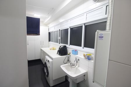 Apartamento à venda com 142m², 3 quartos e 2 vagasÁrea de Serviço