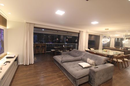 Apartamento à venda com 142m², 3 quartos e 2 vagasSala