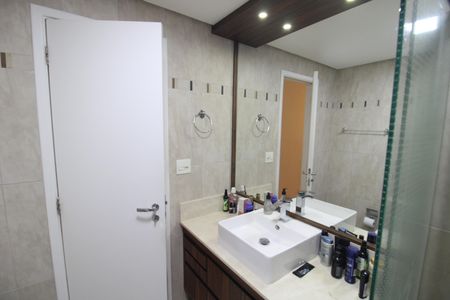 Apartamento à venda com 142m², 3 quartos e 2 vagasQuarto 1 - Banheiro