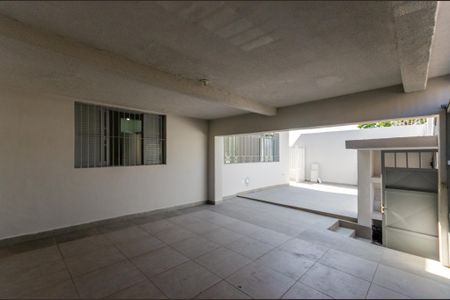 Casa à venda com 150m², 4 quartos e 4 vagas Casa à venda com 150m², 4 quartos e 4 vagasGaragem