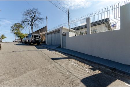 Casa à venda com 150m², 4 quartos e 4 vagas Casa à venda com 150m², 4 quartos e 4 vagasFachada