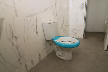 Casa de condomínio à venda com 70m², 2 quartos e 1 vaga Casa de condomínio à venda com 70m², 2 quartos e 1 vagaBanheiro