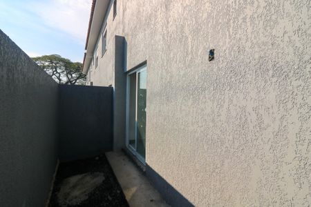 Casa de condomínio à venda com 70m², 2 quartos e 1 vaga Casa de condomínio à venda com 70m², 2 quartos e 1 vagaQuintal