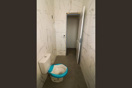 Casa de condomínio à venda com 70m², 2 quartos e 1 vaga Casa de condomínio à venda com 70m², 2 quartos e 1 vagaBanheiro