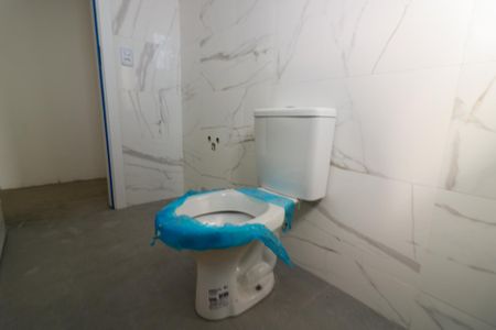 Casa de condomínio à venda com 70m², 2 quartos e 1 vaga Casa de condomínio à venda com 70m², 2 quartos e 1 vagaBanheiro