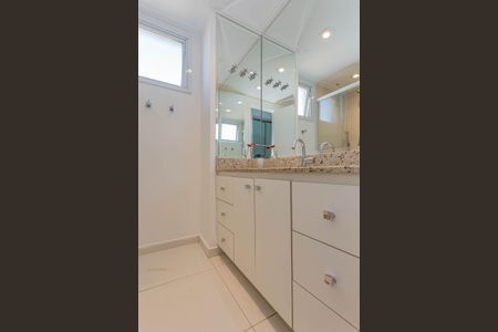 Apartamento à venda com 85m², 2 quartos e 2 vagasBanheiro da Suíte