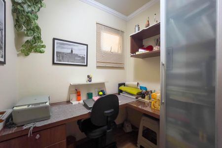 Apartamento à venda com 146m², 4 quartos e 2 vagas Apartamento à venda com 146m², 4 quartos e 2 vagasEscritório