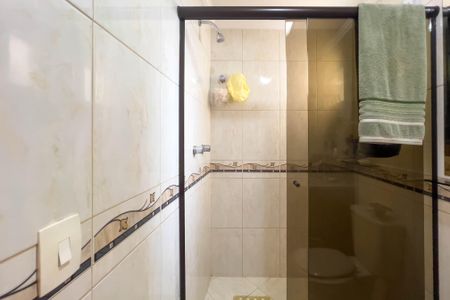 Apartamento à venda com 146m², 4 quartos e 2 vagas Apartamento à venda com 146m², 4 quartos e 2 vagasBanheiro Suíte 2