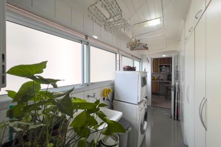 Apartamento à venda com 146m², 4 quartos e 2 vagas Apartamento à venda com 146m², 4 quartos e 2 vagasÁrea de serviço